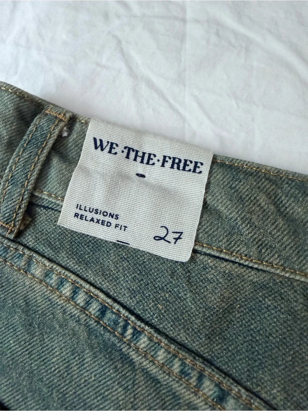 NWT FREE PEOPLE WE THE FREE Illusions Relaxed Fit Jeans Indigo Combo Patch‎ 27